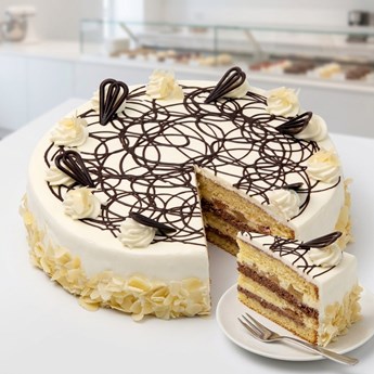 Cream Almond Cake 