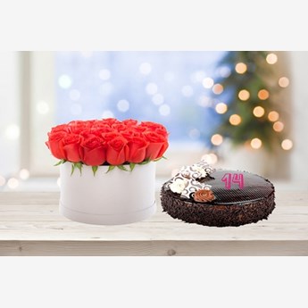 Delightful Roses & cake arrangement