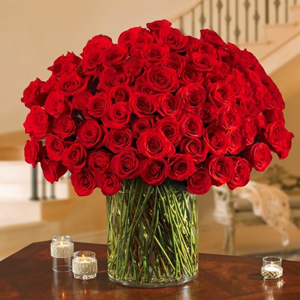 200 Red Rose Bouquet Vase