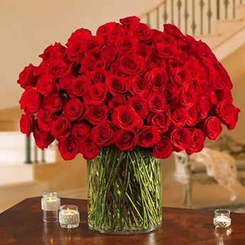 200 Red Rose Bouquet Vase