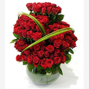 Bunch with 100 Red Roses