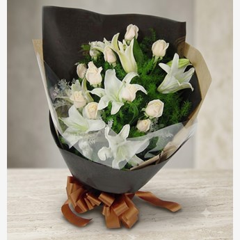 White Roses and Lilies Bouquet