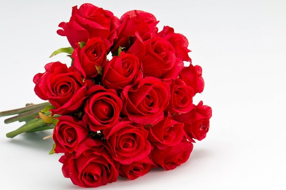 18 Red Roses Bouquet